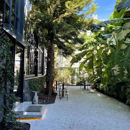 Ag Hotel